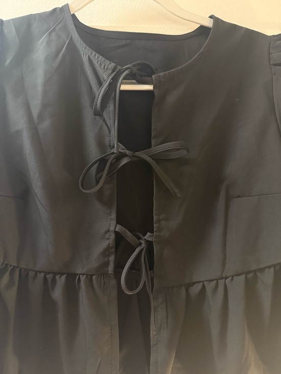 Black Tie-Front Babydoll Top - Picture 2 of 4